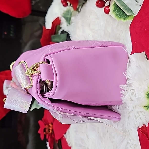 BETSEY JOHNSON PINK FLORAL IMPRINTED  LUV BETSEY CROSSBODY w/HANG OFF POUCH - Picture 4 of 7